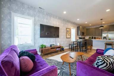 Main picture of 605 E Miller Dr