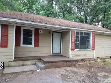 Main picture of 3557 Hines St