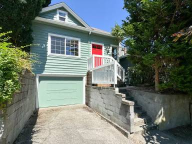 Main picture of 356 N 77th St