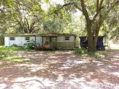 Main picture of 19 SE 411th St