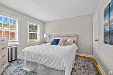 Main picture of 9 Seminole Dr