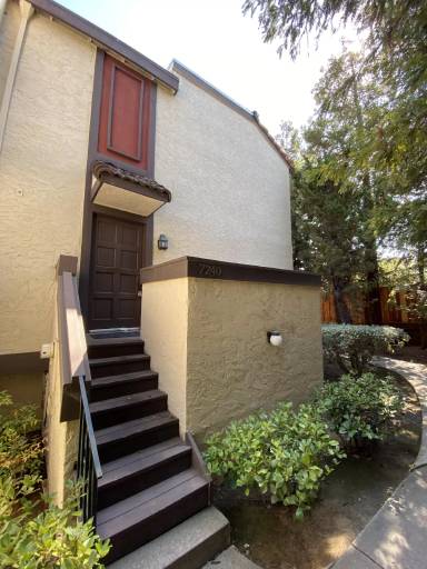 Main picture of 7240 Clarendon St