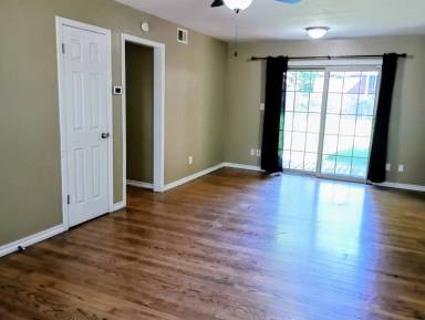 Main picture of 813 E Towry Dr