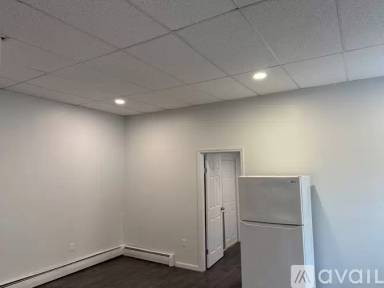 Main picture of 9 S Main St