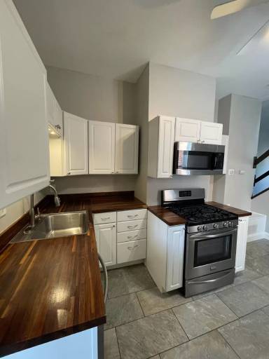 Main picture of 952 Highland St