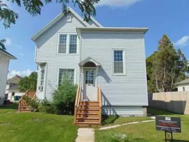 Main picture of 819 N Broadway