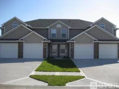 Main picture of 912 SW Imperial Ln