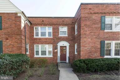 Main picture of 1736 N Rhodes St