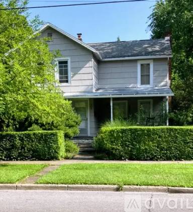 Main picture of 402 Esty St
