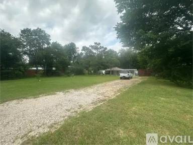 Main picture of 721 Thompson Dr