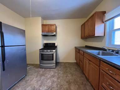 Main picture of 721 State St