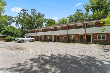 Main picture of 2457 Brownlee St