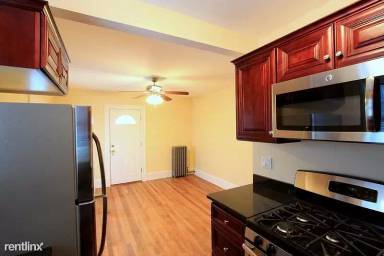 Main picture of 6 White Street Pl