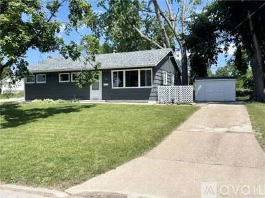 Main picture of 1711 Richmond Rd NE