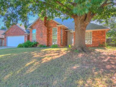 Main picture of 516 Providence Cir