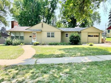 Main picture of 1909 S Cardinal Dr