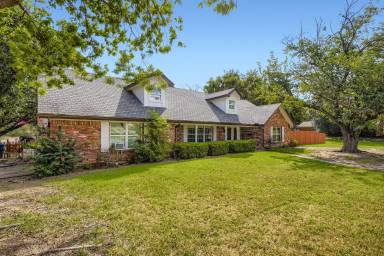 Main picture of 5457 Wedgmont Cir N