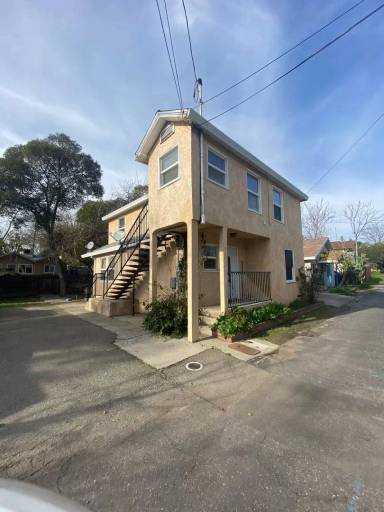Main picture of Charming first floor unit on the alley