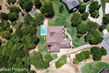 Main picture of 129 Acorn Ln