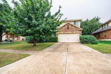 Main picture of 7109 Golden Oak Ln