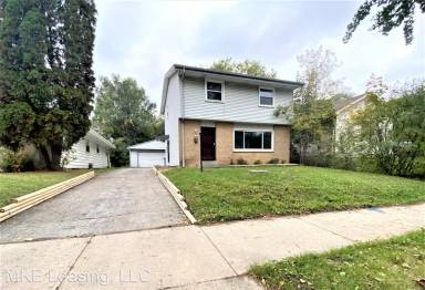 Main picture of 6481 N 52nd St