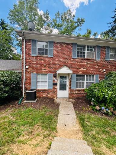 Main picture of 470 Charles St