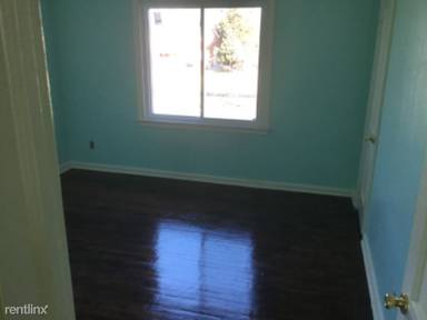 Main picture of 1834 E Outer Dr
