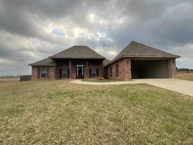 Main picture of 121 Woods Rd