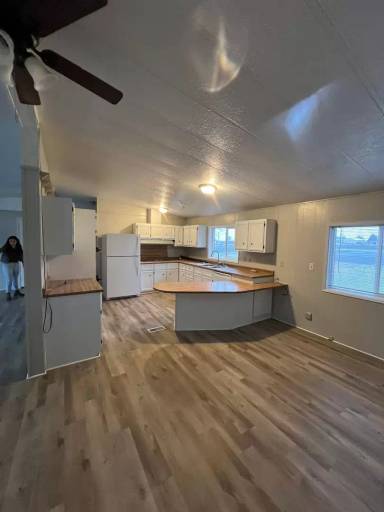 Main picture of 2347 Road 7 NW