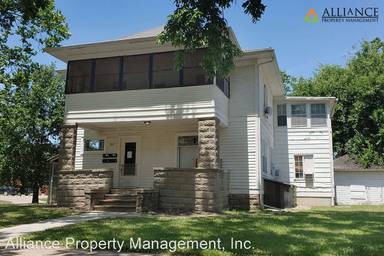Main picture of 830 Moro St