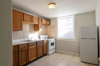 Main picture of 1141 S 30th Ave