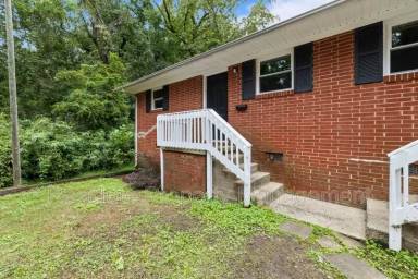 Main picture of 1520 N Roxboro St