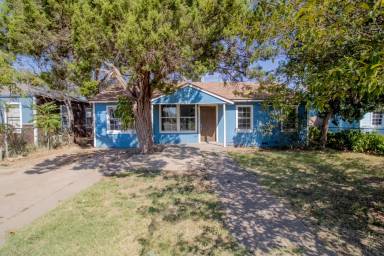Main picture of 3306 2nd St