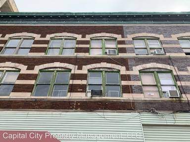 Main picture of 304 1/2 E Washington St