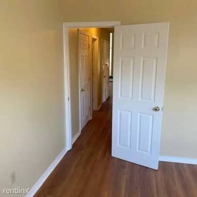 Main picture of 7621 Alabama St