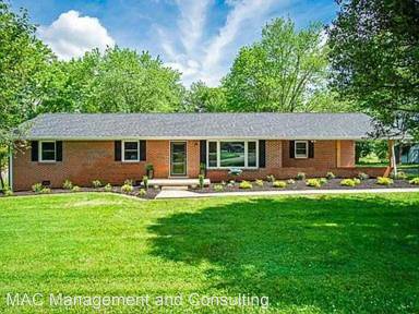 Main picture of 879 Fairground St