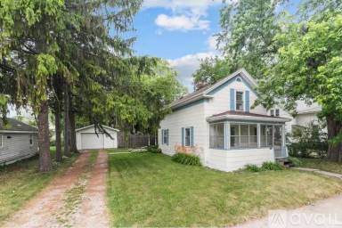 Main picture of 835 Division St