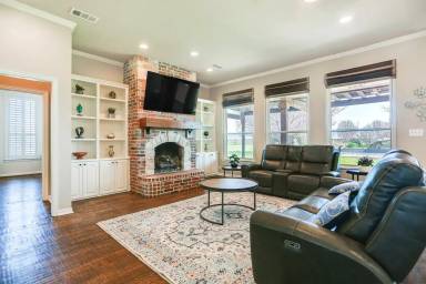 Main picture of 2045 Weston Rd