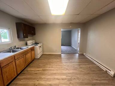 Main picture of 1005 W Kilgore Ave