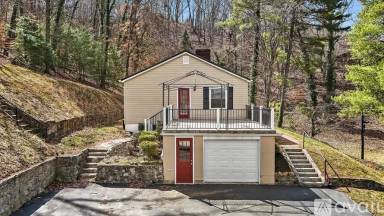 Main picture of 1718 Clifton Rd