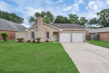Main picture of 22206 Elsinore Dr