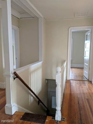 Main picture of 61 Webster Ave