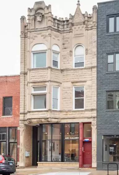 Main picture of 1643 W Chicago