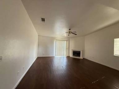 Main picture of 2210 W Buena Vista Ave