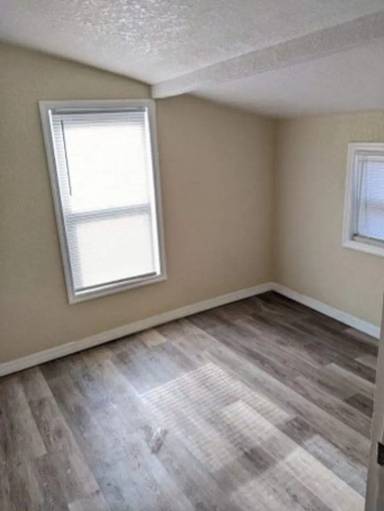 Main picture of 2030 12th Ave S