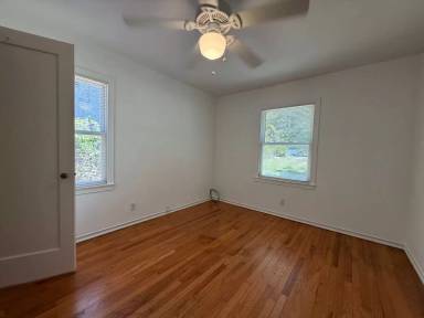 Main picture of 6039 Van Alstine Ave