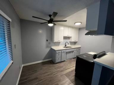Main picture of 1090 Walnut Ave