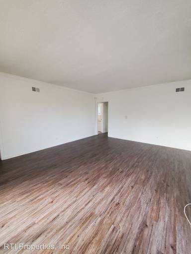 Main picture of 2800 W 141st Pl