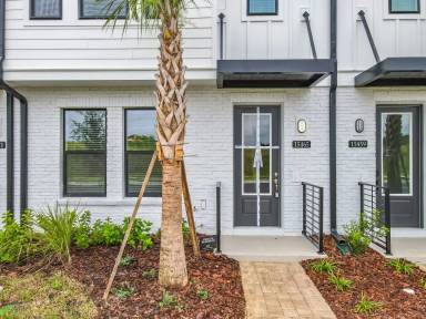 Main picture of 15465 Hamlin Park Dr