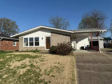 Main picture of 663 Redwood Dr